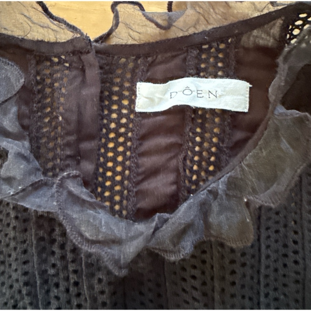 EUC Doen Cassis Pintuck Prairie Victorian Ruffled Button Back Chiffon Blouse XS - Picture 3 of 10